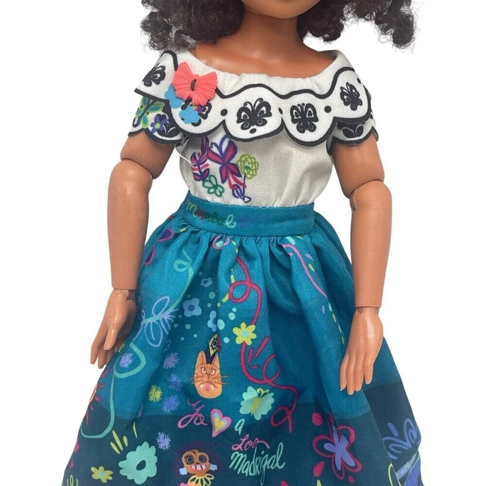 Disney Encanto Mirabel Madrigal 11